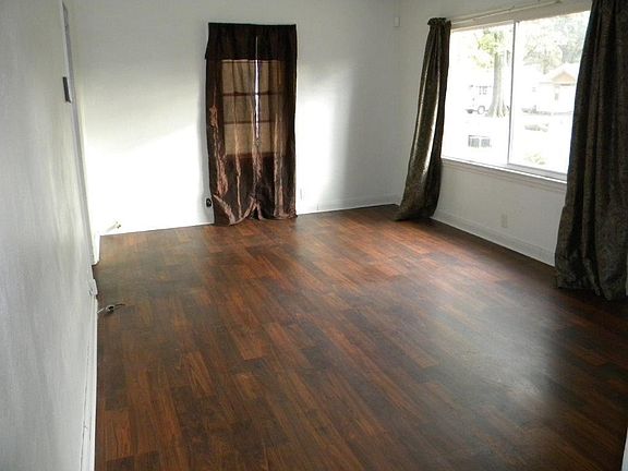 4th image of 4410 N Longworth Ave