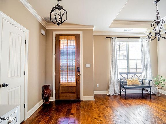 2nd image of 6732 Aquila Cir W
