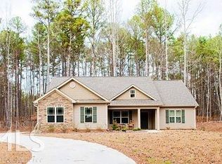 122 Spring Valley Ln, Sharpsburg, GA 30277