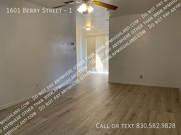 3rd image of 1601 Berry St Unit 1