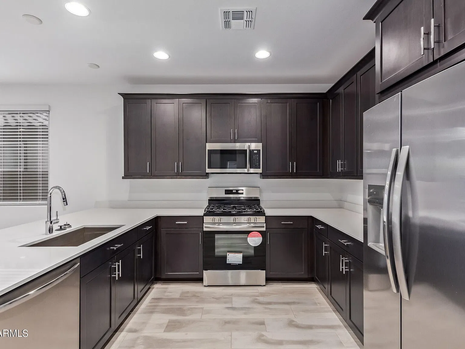 5 bed, 1968 sqft, $2,195 — Photo 4