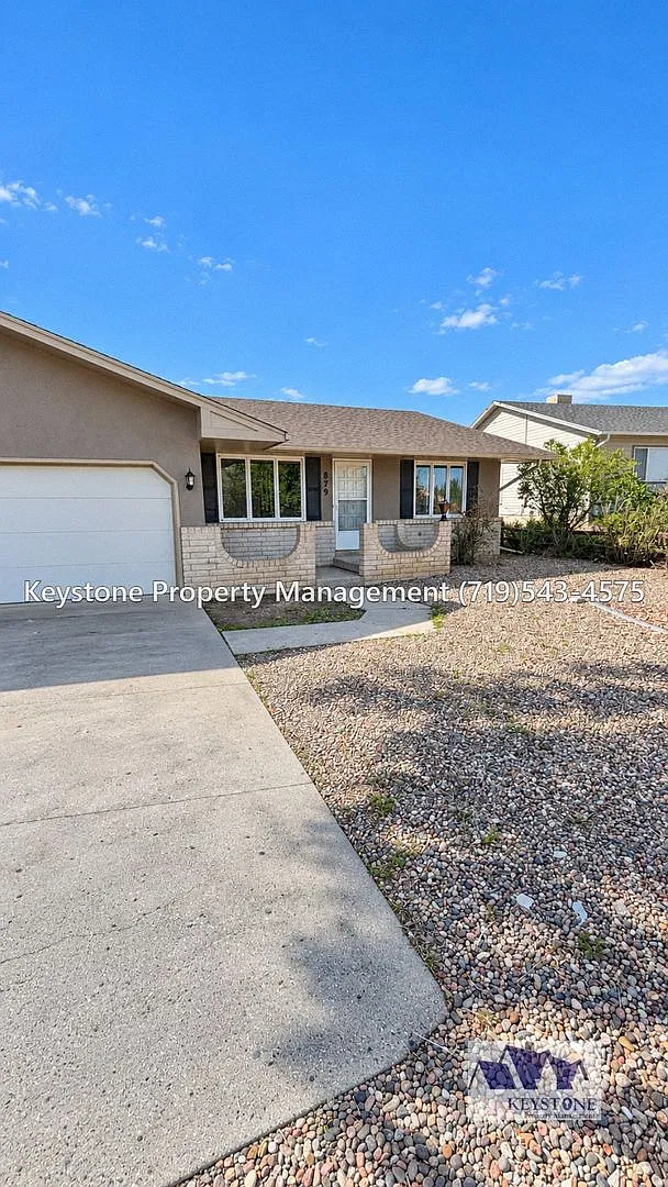 Application Fee Reimbursed! Pueblo West Duplex - 2 Bedroom/1 Bath/1 Car Garage - $1475/$1475 — Photo 2