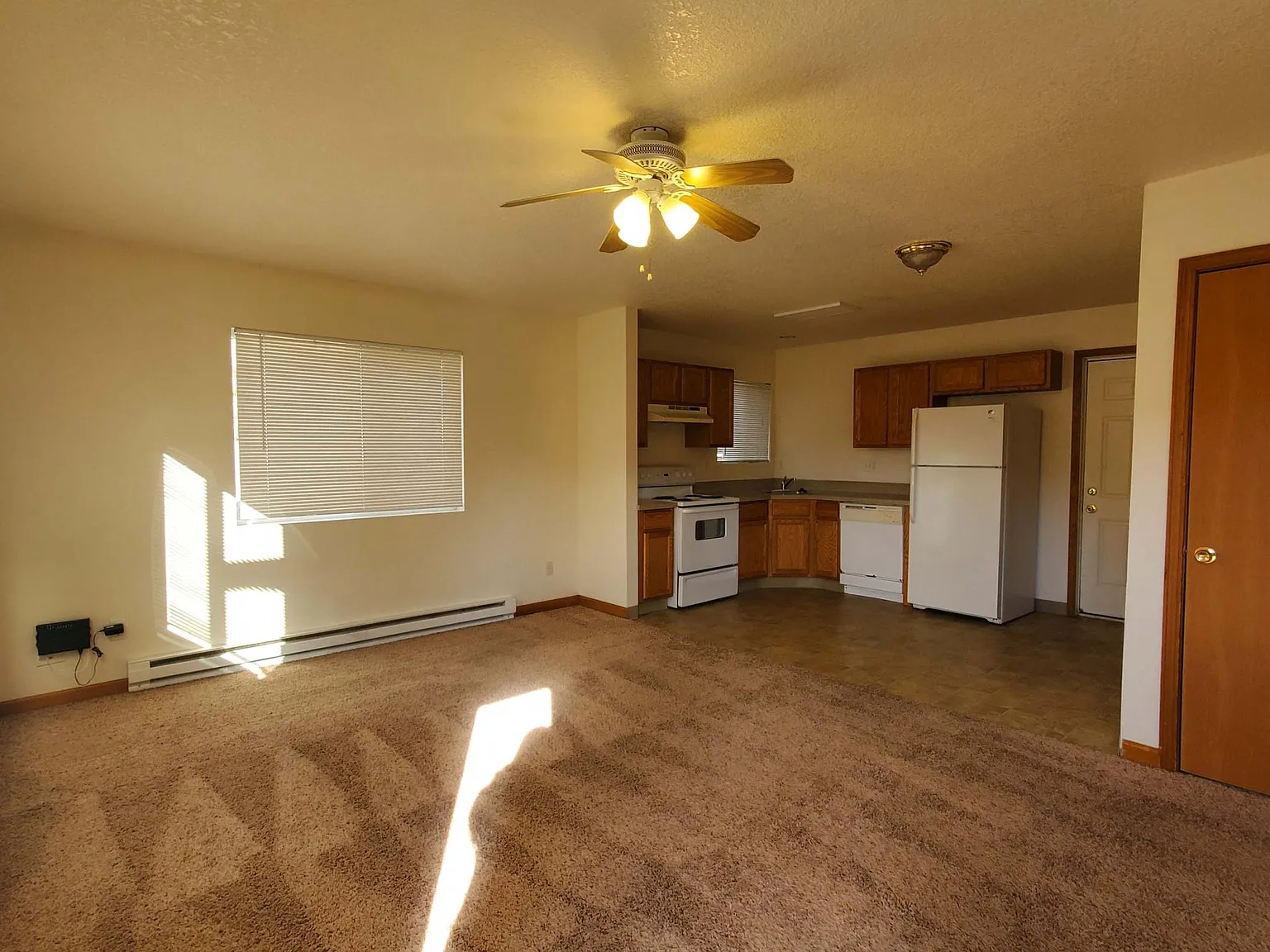 2 bed, 785 sqft, $1,475 — Photo 2