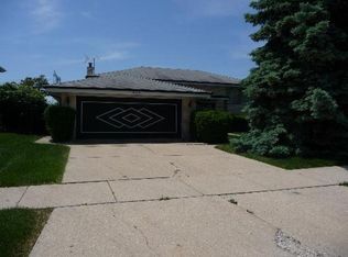 602 Sarah Dr, Wood Dale, IL 60191