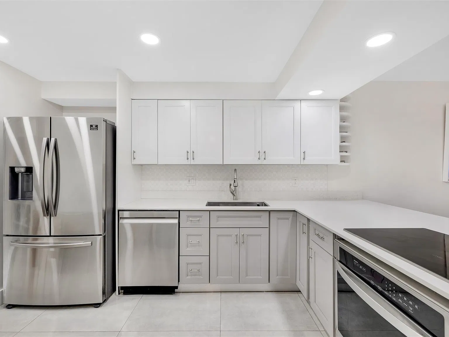 3 bed, 2.0 bath, 1444 sqft, $2,800 — Photo 2