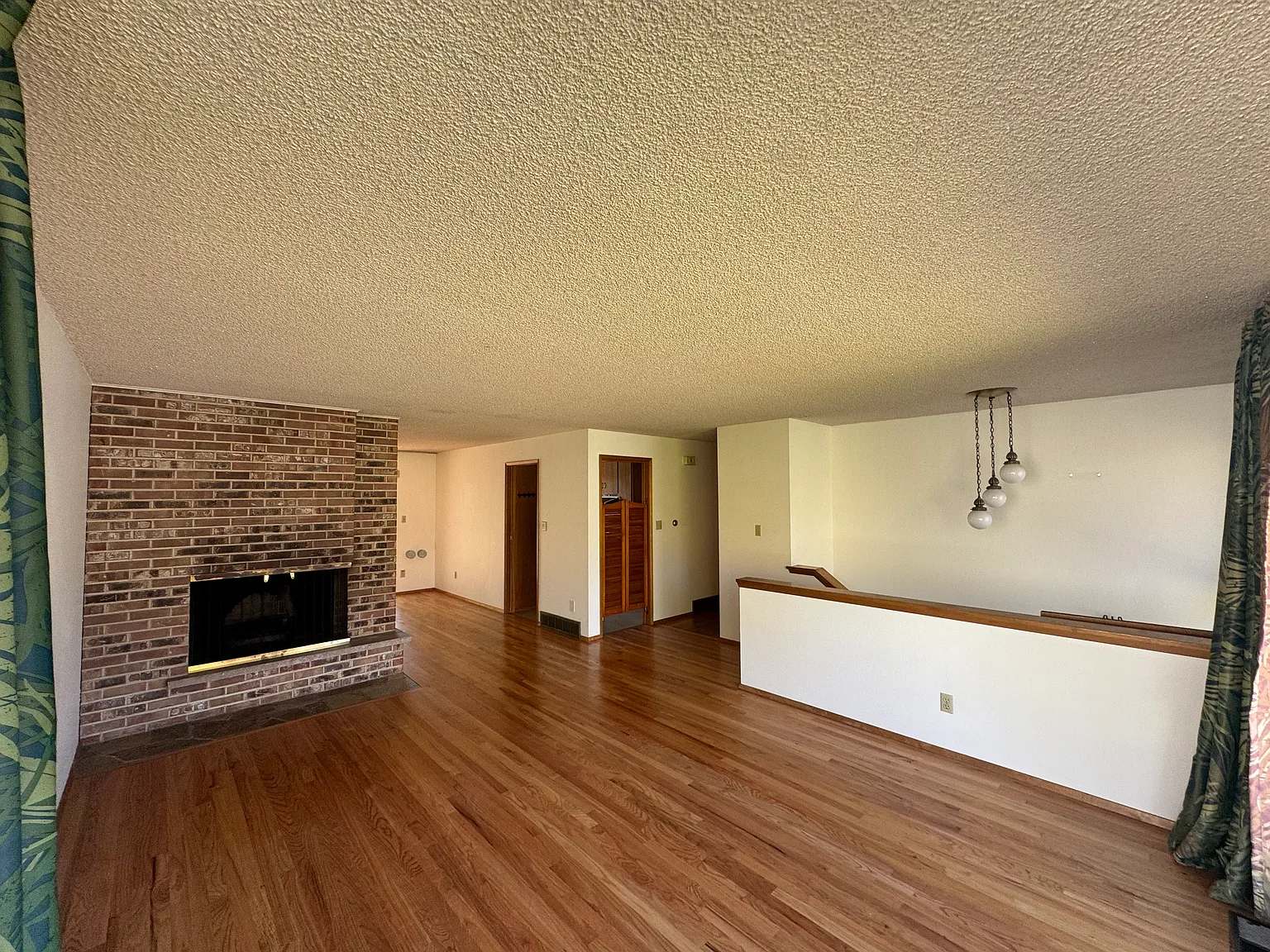 5609 S Augusta St — Photo 3