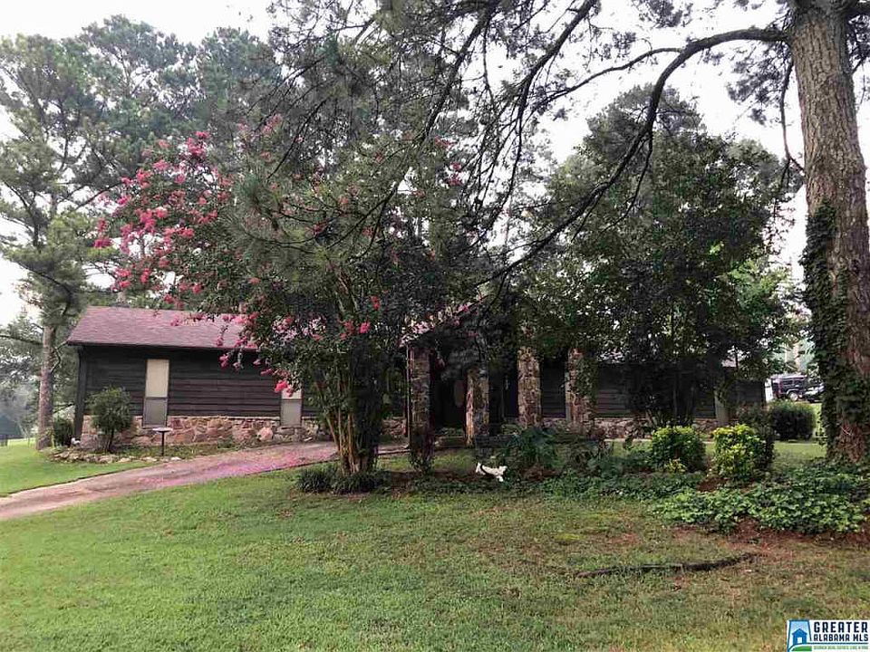 2nd image of 1935 Carraway St