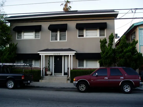 2209 E 10th St, Long Beach, CA 90804