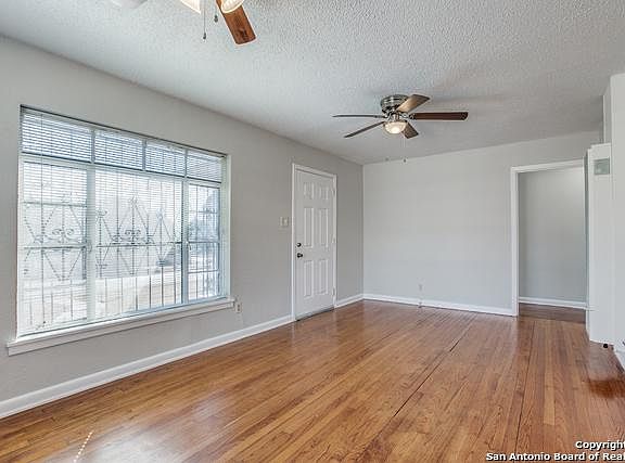 5th image of 303 Woley Dr