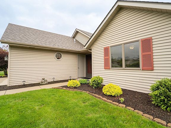 3rd image of 319 Greenbriar Dr