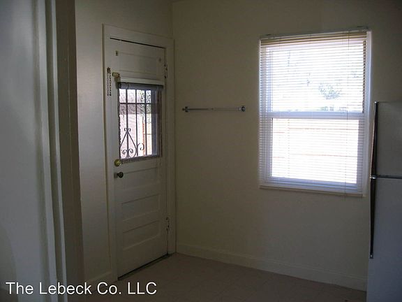 5th image of 515 Wellesley Dr SE APT 3