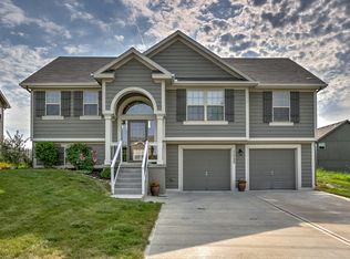 11725 N Farley Ave, Kansas City, MO 64157