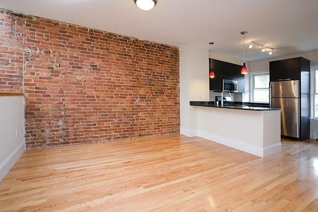 4 bed, 9999 sqft, $5,800 — Photo 4