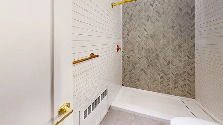 Rented by Urbane Brokerage | media 9