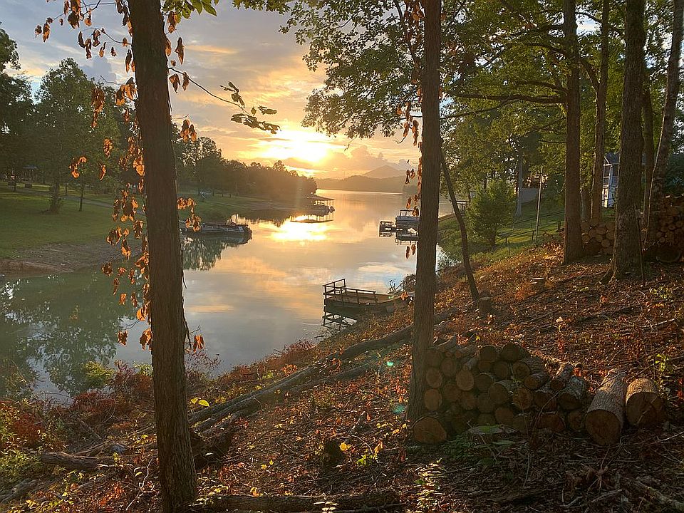2nd image of 1218 Fisherman Way