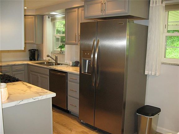 4th image of 713 Tara Dr