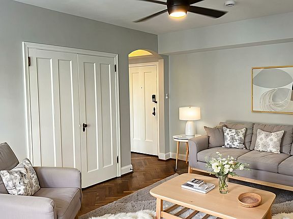 5th image of 2645 Erie Ave #34