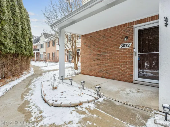 3072 Kneeland Cir, Howell, MI 48843