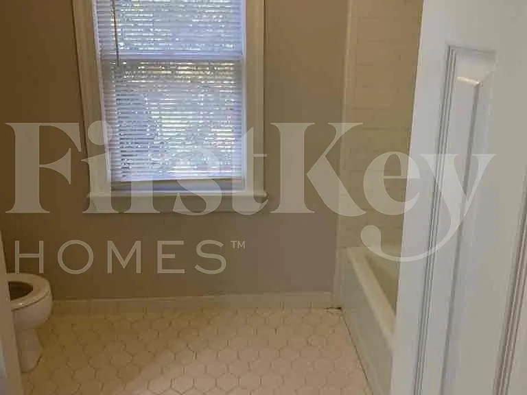 1395 Oakengate Dr — Photo 13