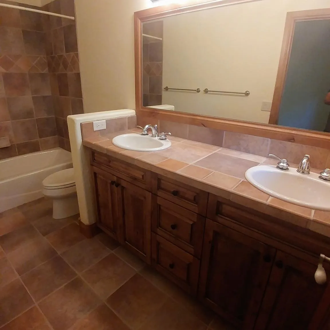5 bed, 2.5 bath, 3429 sqft, $12,000 — Photo 1