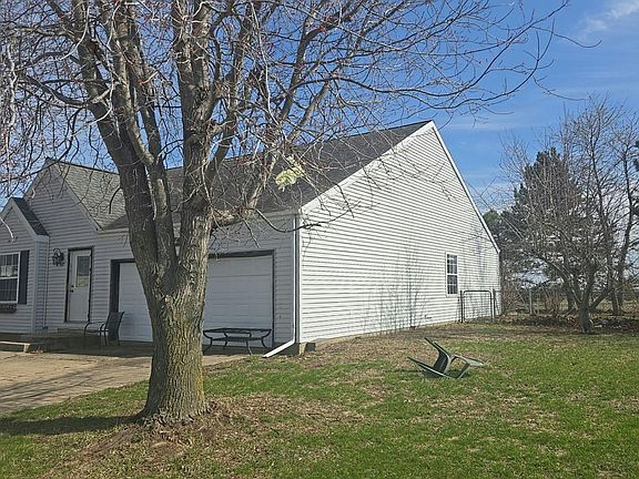 2nd image of 612 Snead Rd