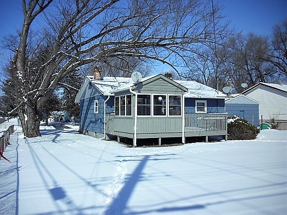 3rd image of 1101 Colonial Dr