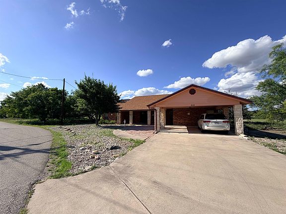2nd image of 869 Fairway Cir