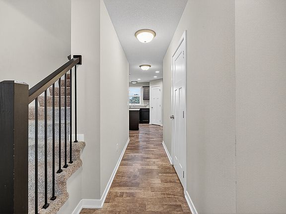 5th image of 124 Aspen Dr NE