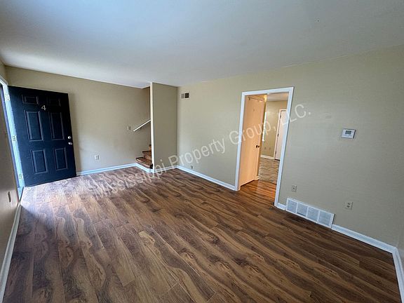 2nd image of 1750 Jefferson Ave APT 8