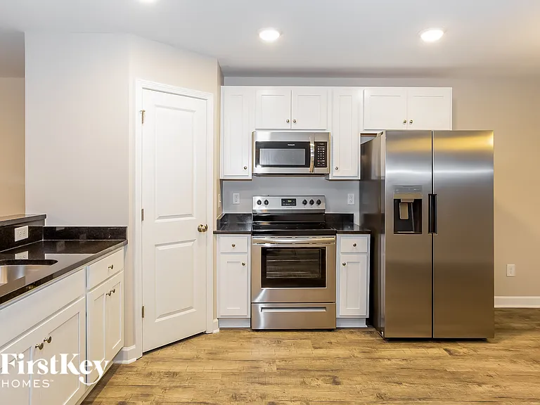 145 McKinnon Ave NE — Photo 8