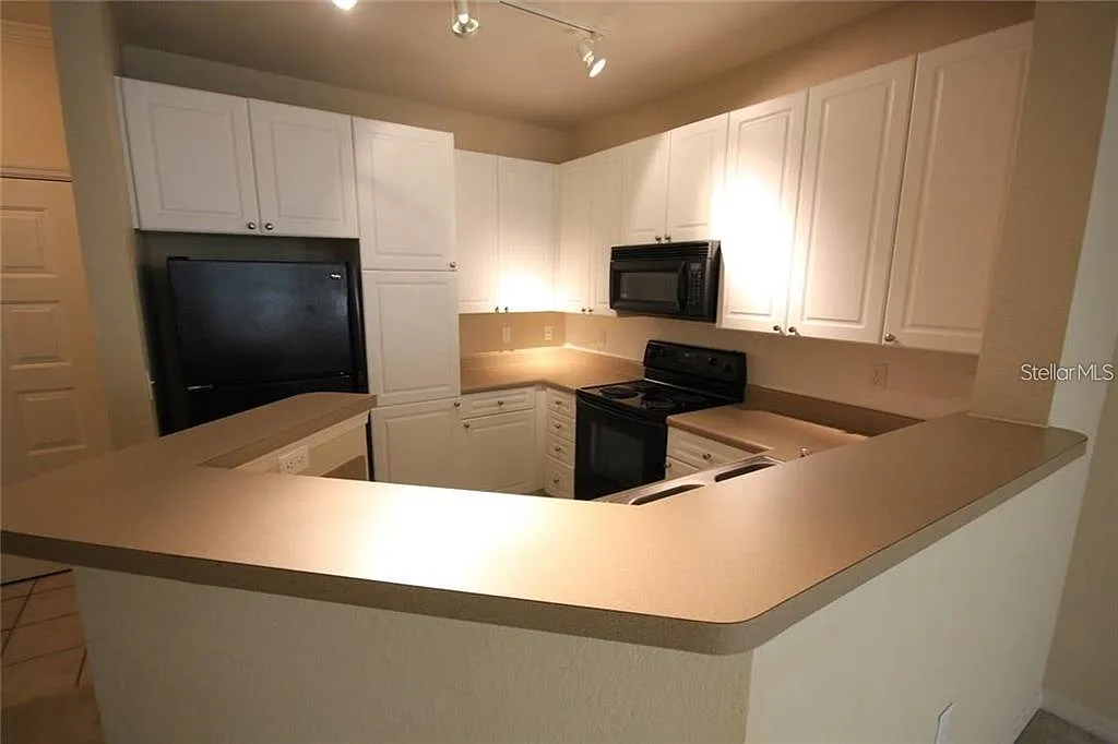 1 bed, 1.0 bath, 696 sqft, $1,595 — Photo 4