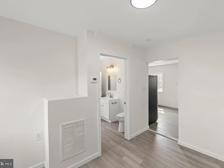 2141 Valley Ave — Photo 17