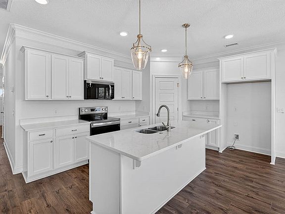 4th image of 210 Allie Loop