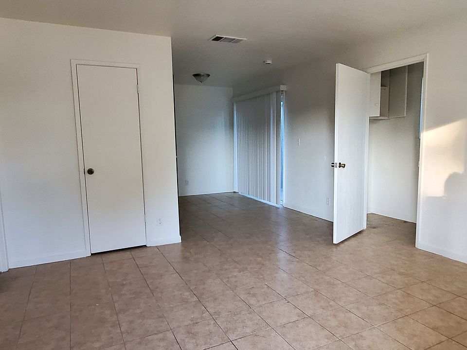 1st image of 1901 Driftwood Dr APT 2