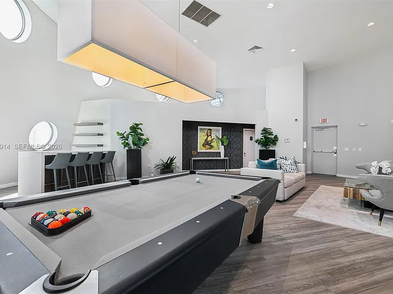 6000 Collins Ave #517 — Photo 27