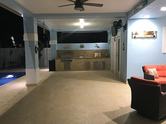 Outdoor kitchen area