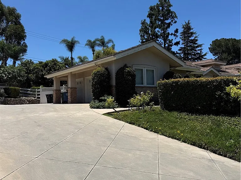 6 Singletree Ln — Photo 14