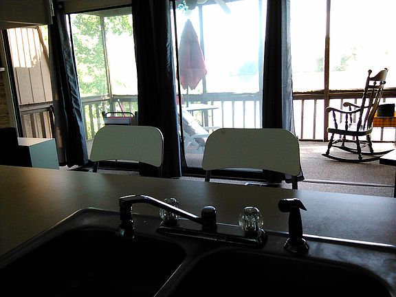 4th image of 1736 S Grove St APT 202