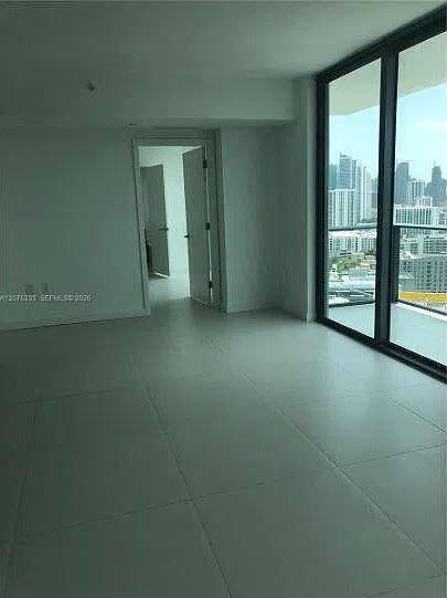 2 bed, 2.0 bath, 944 sqft, $4,150 — Photo 3