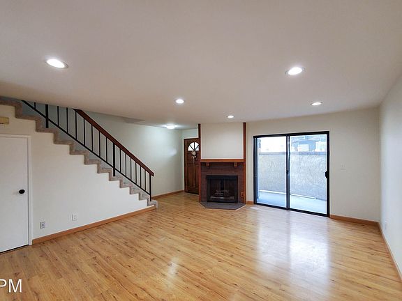 3rd image of 3924 Park Pl APT 12