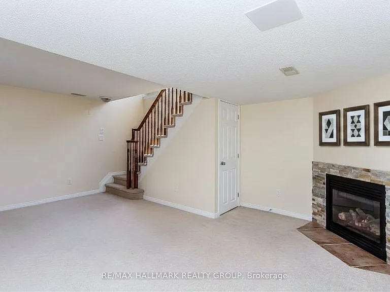 565 Pepperville Cres — Photo 18