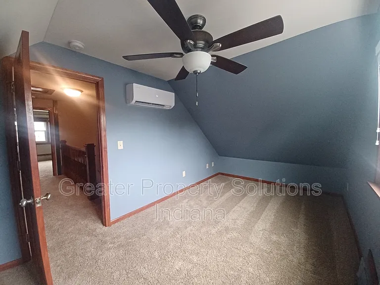 625 E South St — Photo 18