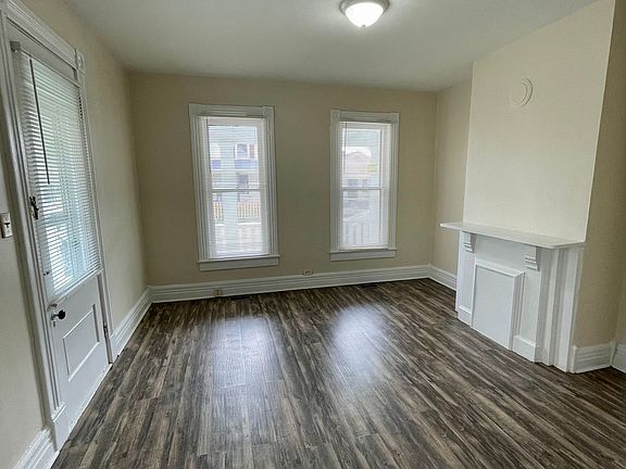 3rd image of 1100 Baltimore St