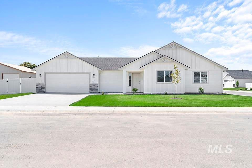 1st image of 614 Brown Bear Way