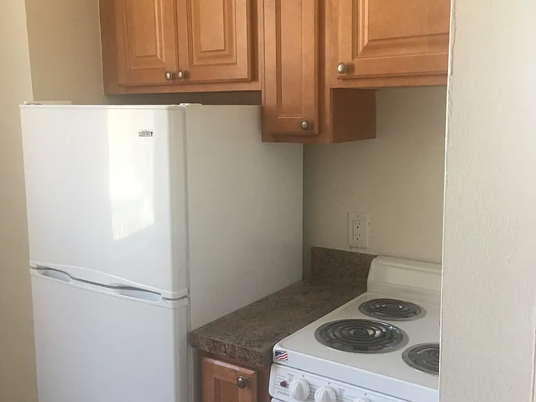 01 FP- 593 sq. feet-