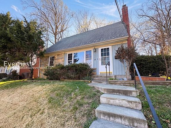 2nd image of 3004 Parkway
