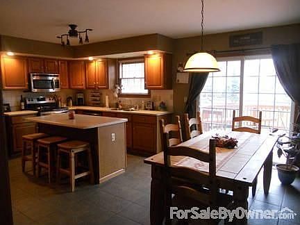 3rd image of 325 Southampton Dr
