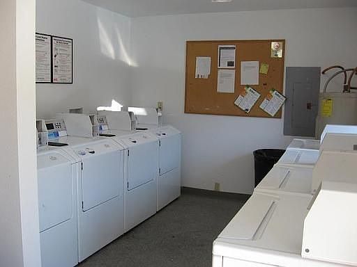 5th image of 5704 NE 34th St APT 1