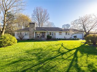 52 Lochnavar Pkwy, Pittsford, NY 14534
