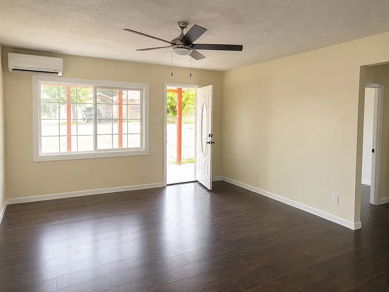 700 Arnold Ln — Photo 6